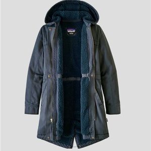 Patagonia Women's Insulated Prairie
Dawn Parka, Size S, Color: Navy Blue